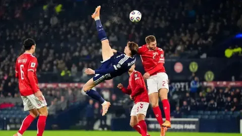 姆巴佩连入两球力挽狂澜，皇马西甲与巴塞战平